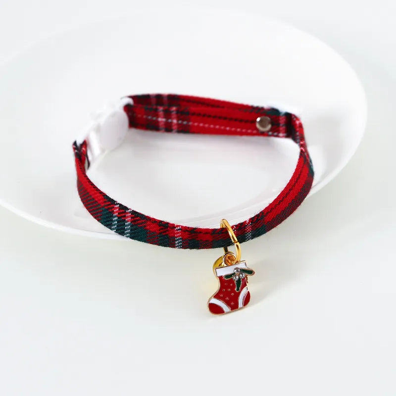 2023 Christmas Holiday Cat Collar - Adjustable Festive Neck Strap with Pendant for Puppy, Kitten, Chihuahua, and Pets